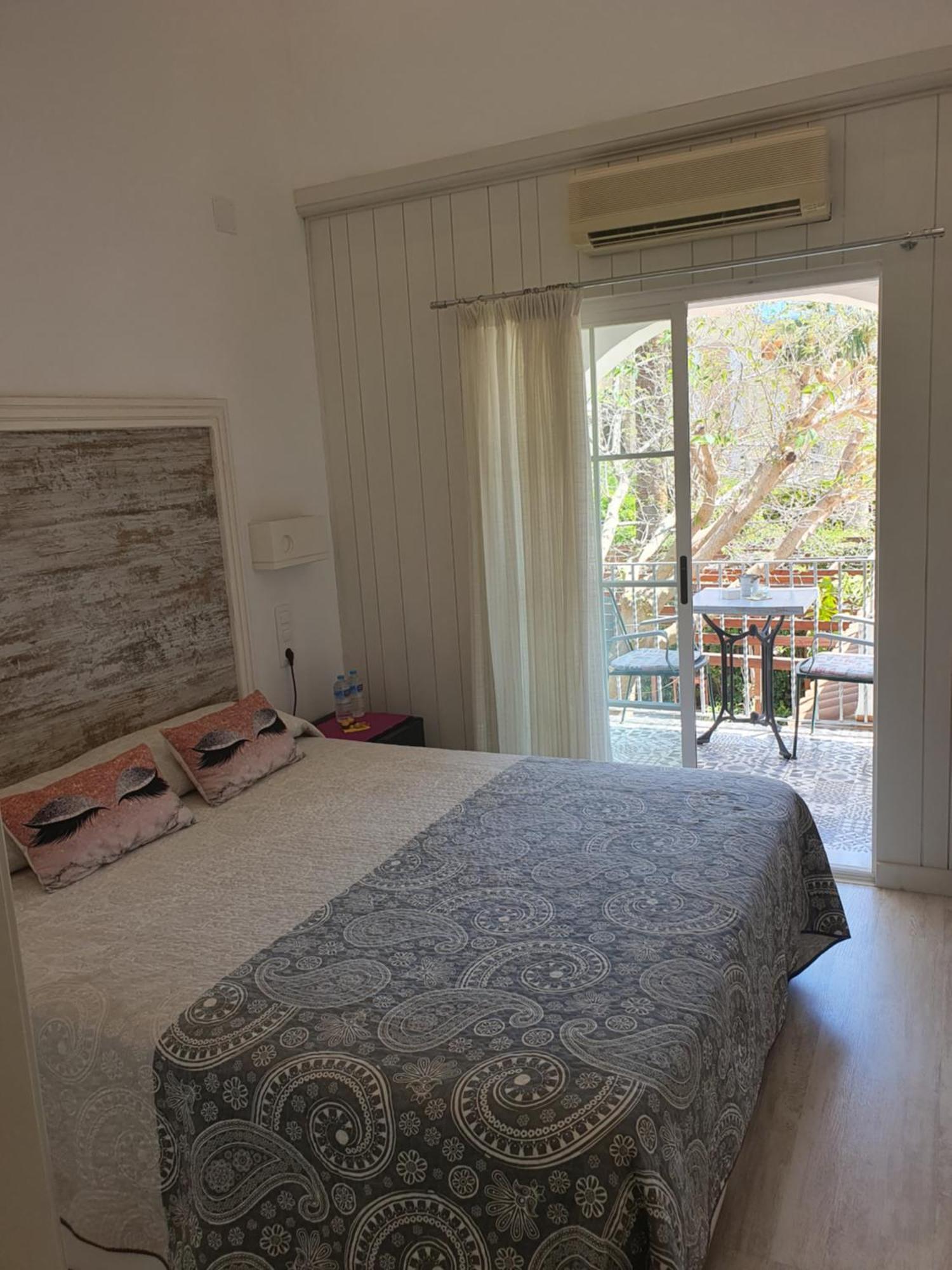 Hostal Mi Campana Дения Екстериор снимка