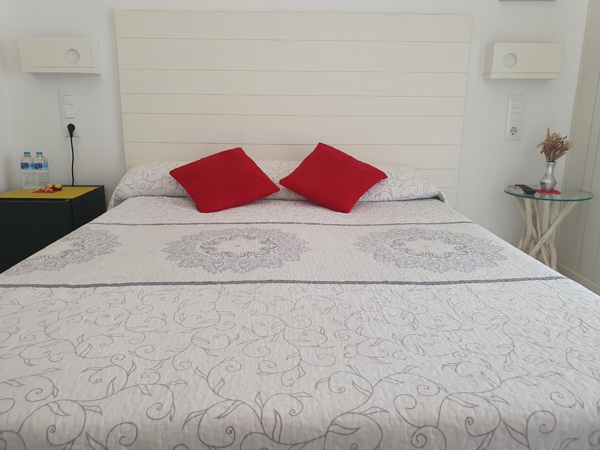 Hostal Mi Campana Дения Екстериор снимка
