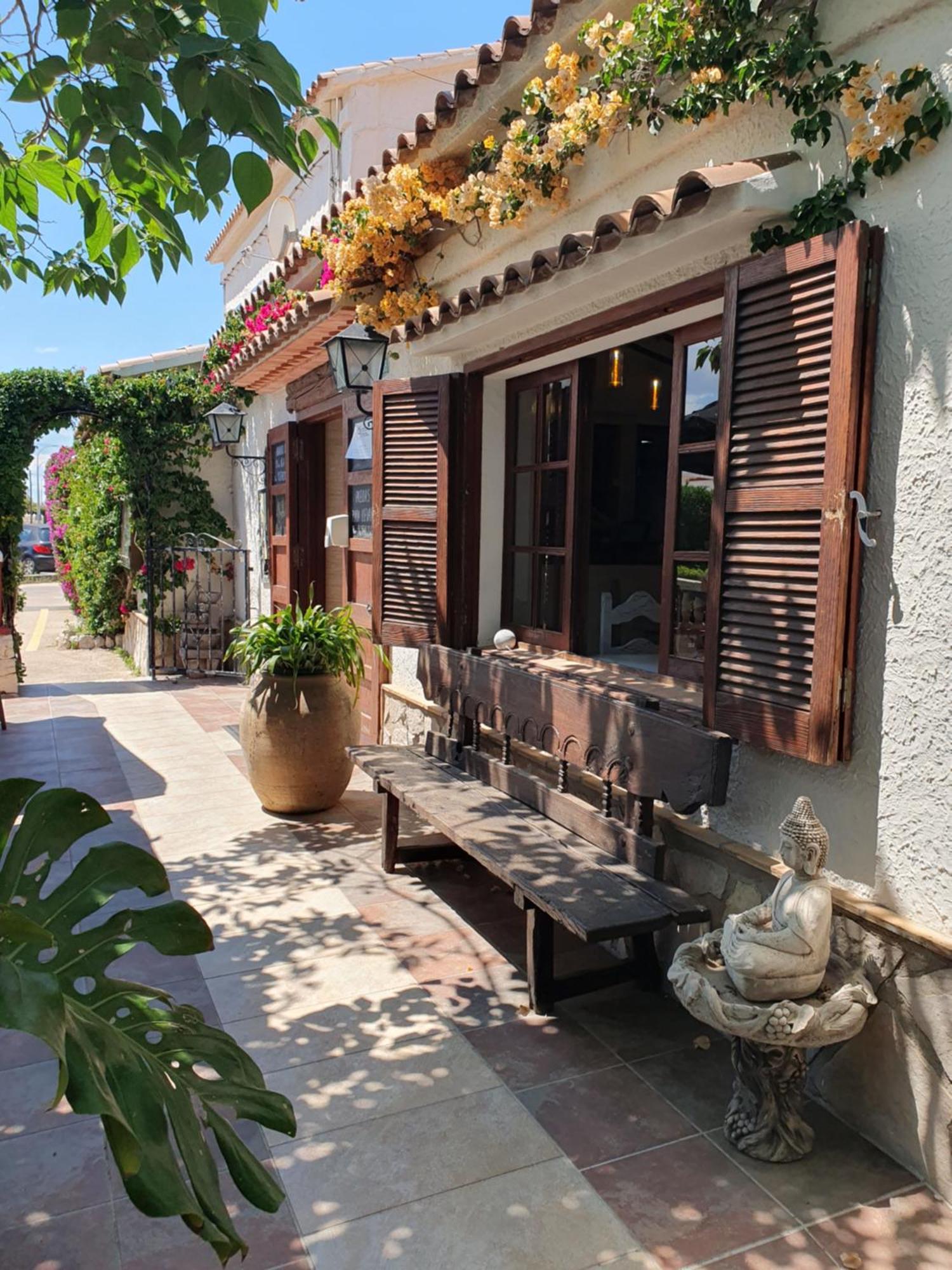 Hostal Mi Campana Дения Екстериор снимка