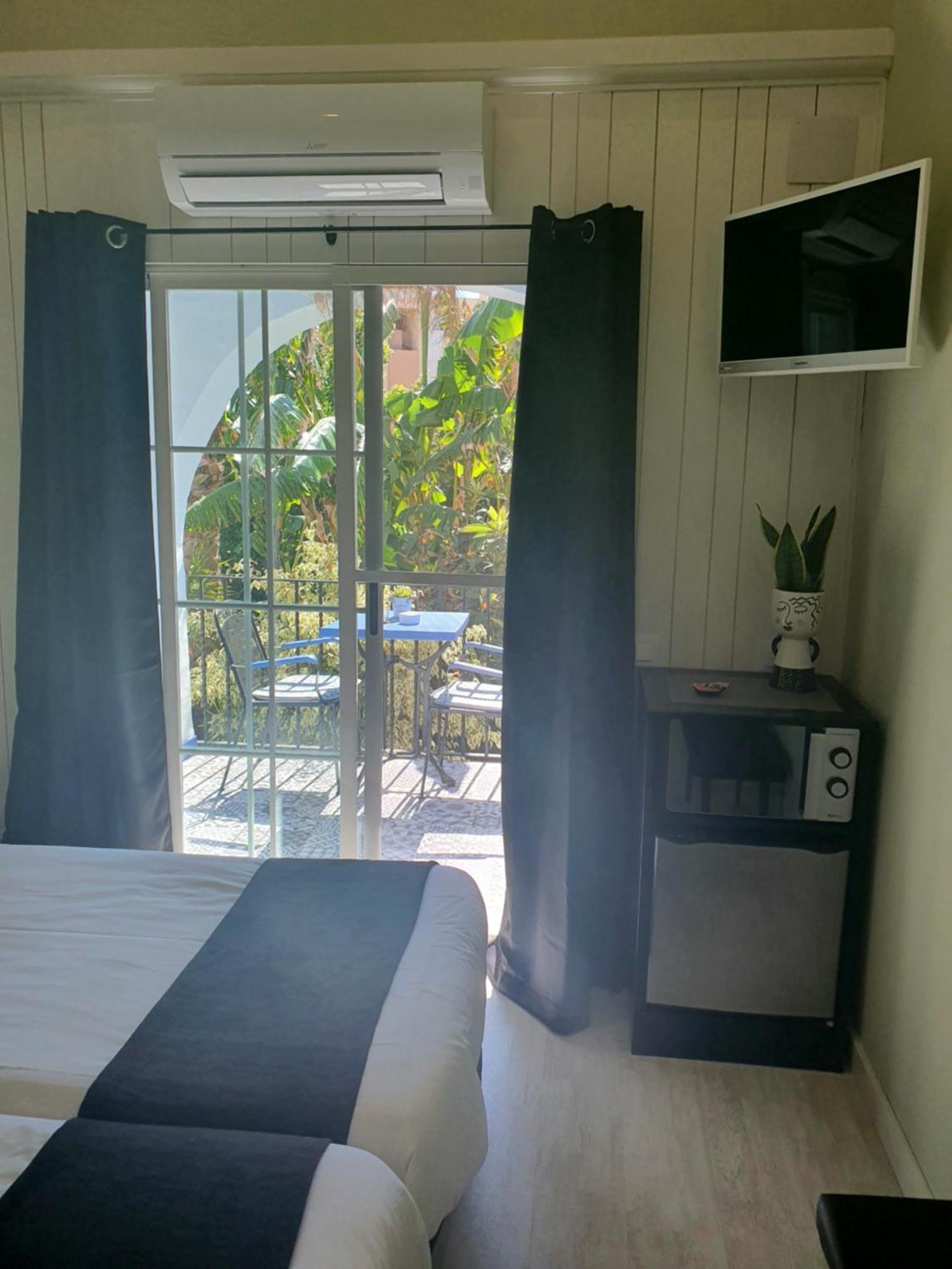 Hostal Mi Campana Дения Екстериор снимка